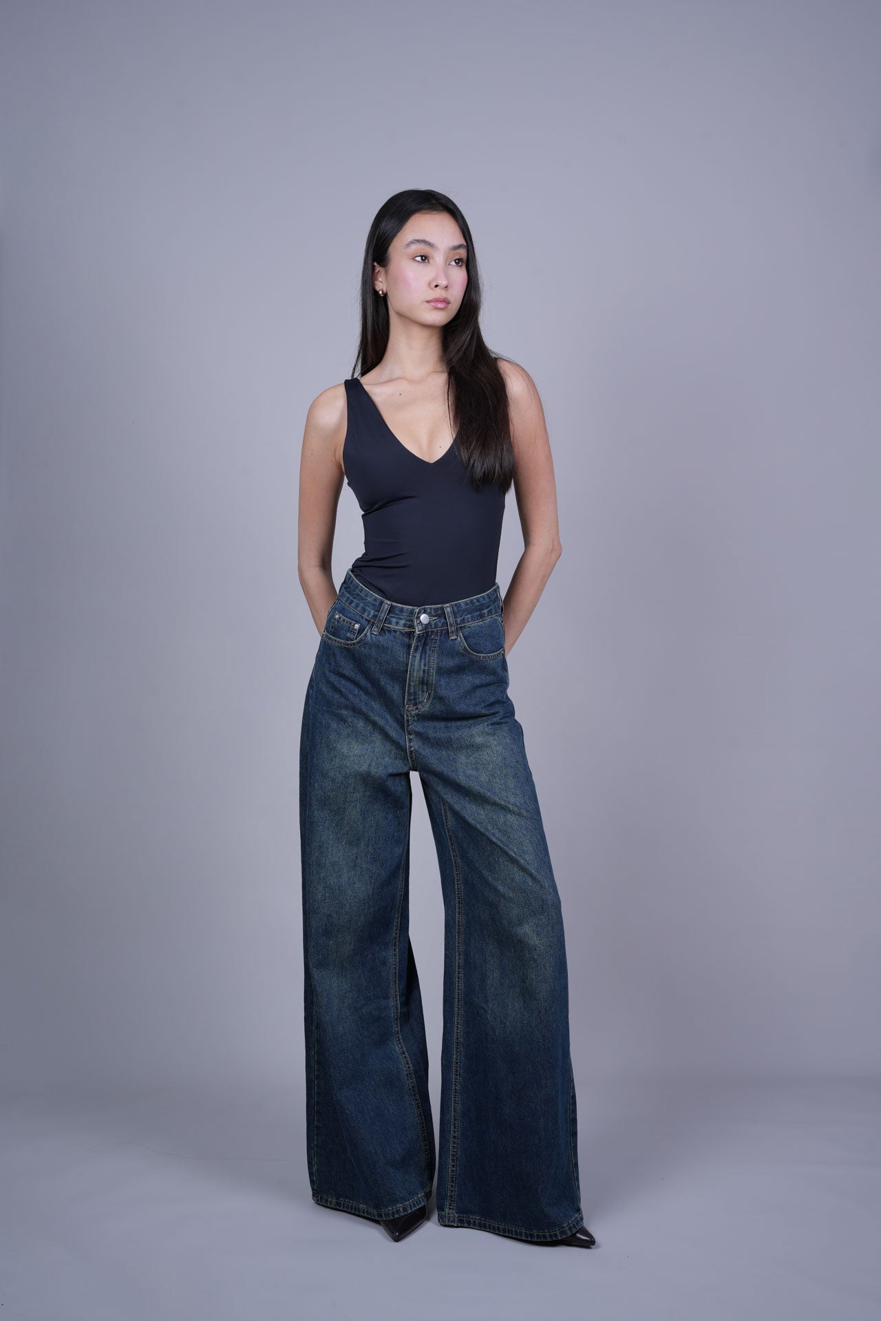 DARK WIDE-LEG JEANS