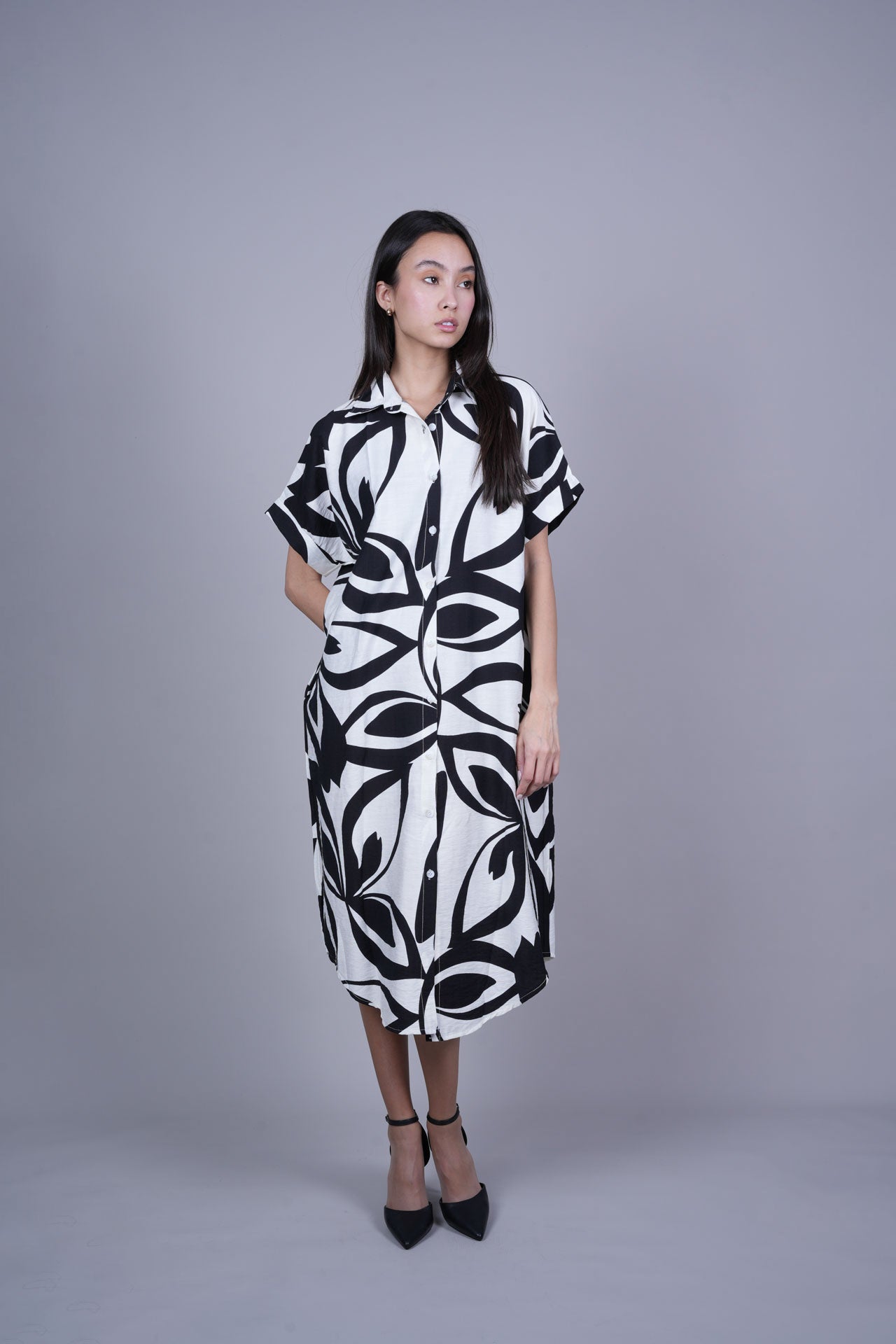 RELAXED FIT COLLARED MIDI DRESS