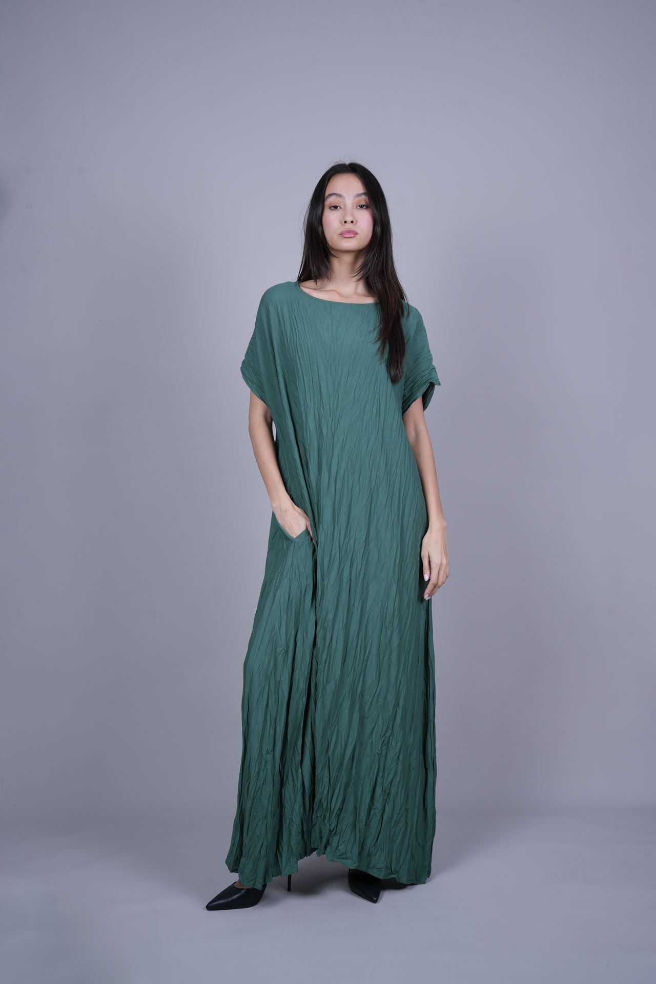FLOWY CRINKLE MAXI DRESS