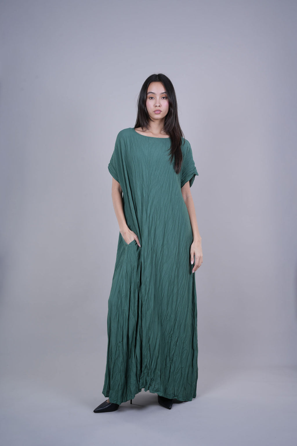 FLOWY CRINKLE MAXI DRESS