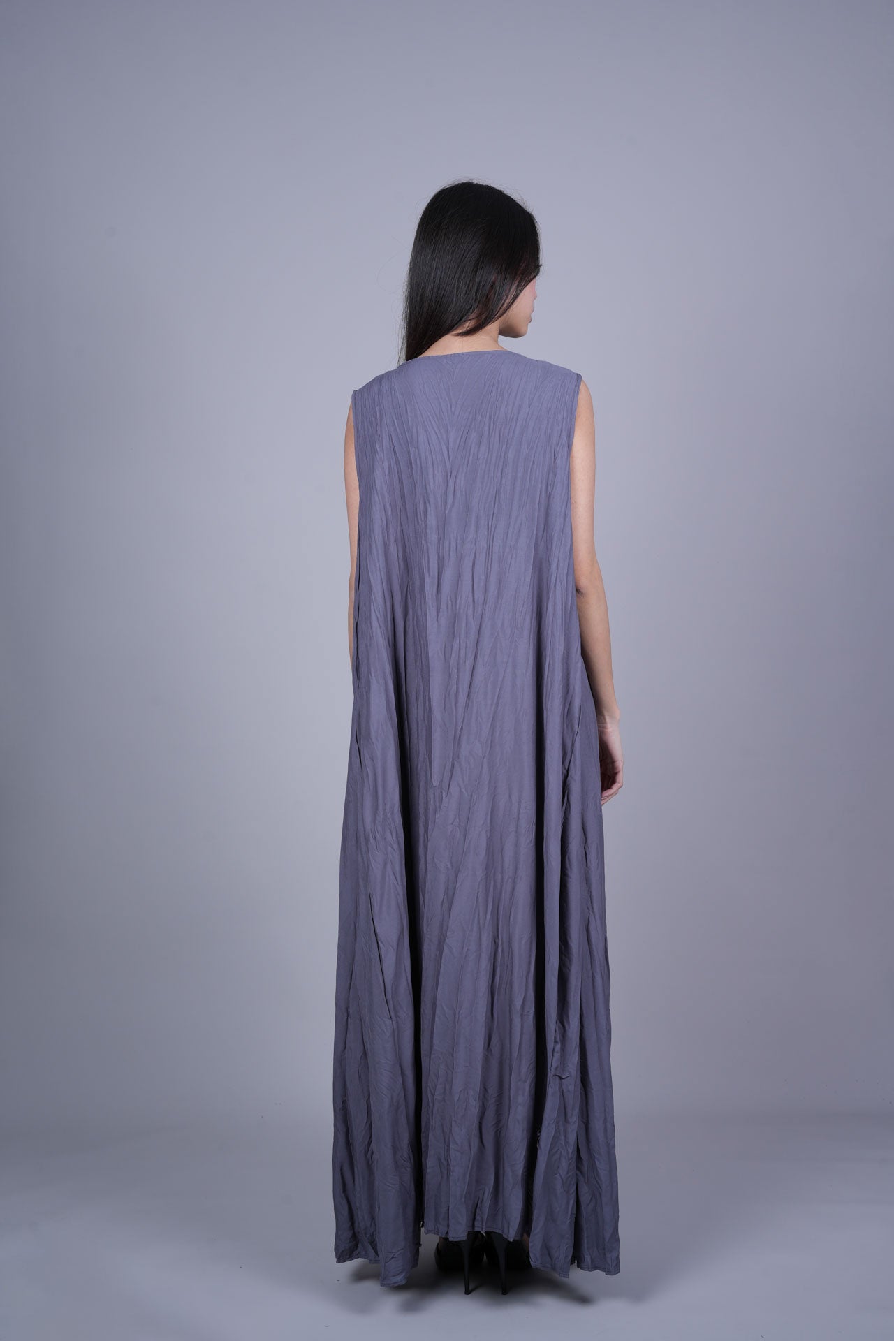 SLEEVELESS OVERSIZED MAXI DRESS