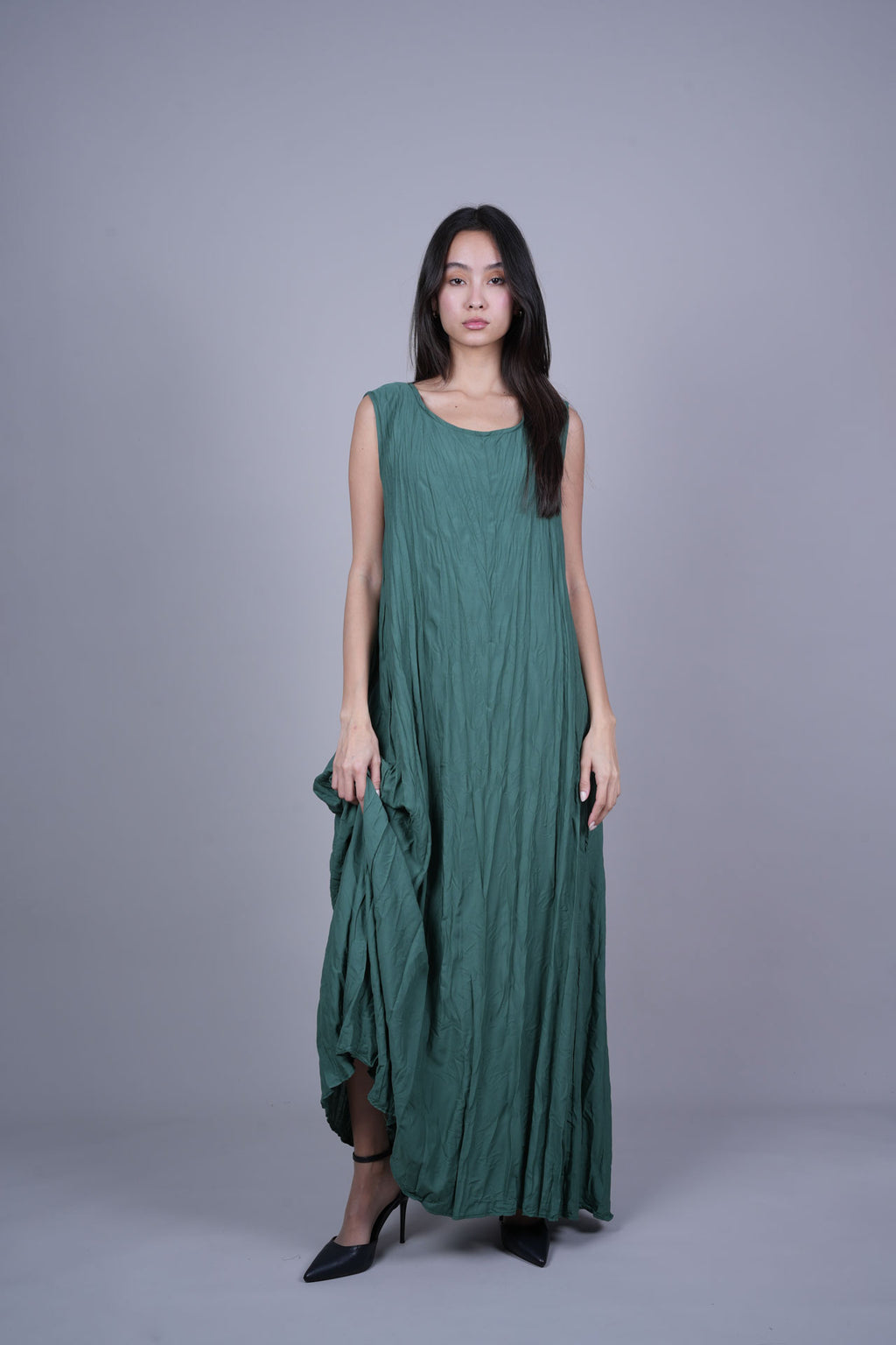 SLEEVELESS OVERSIZED MAXI DRESS
