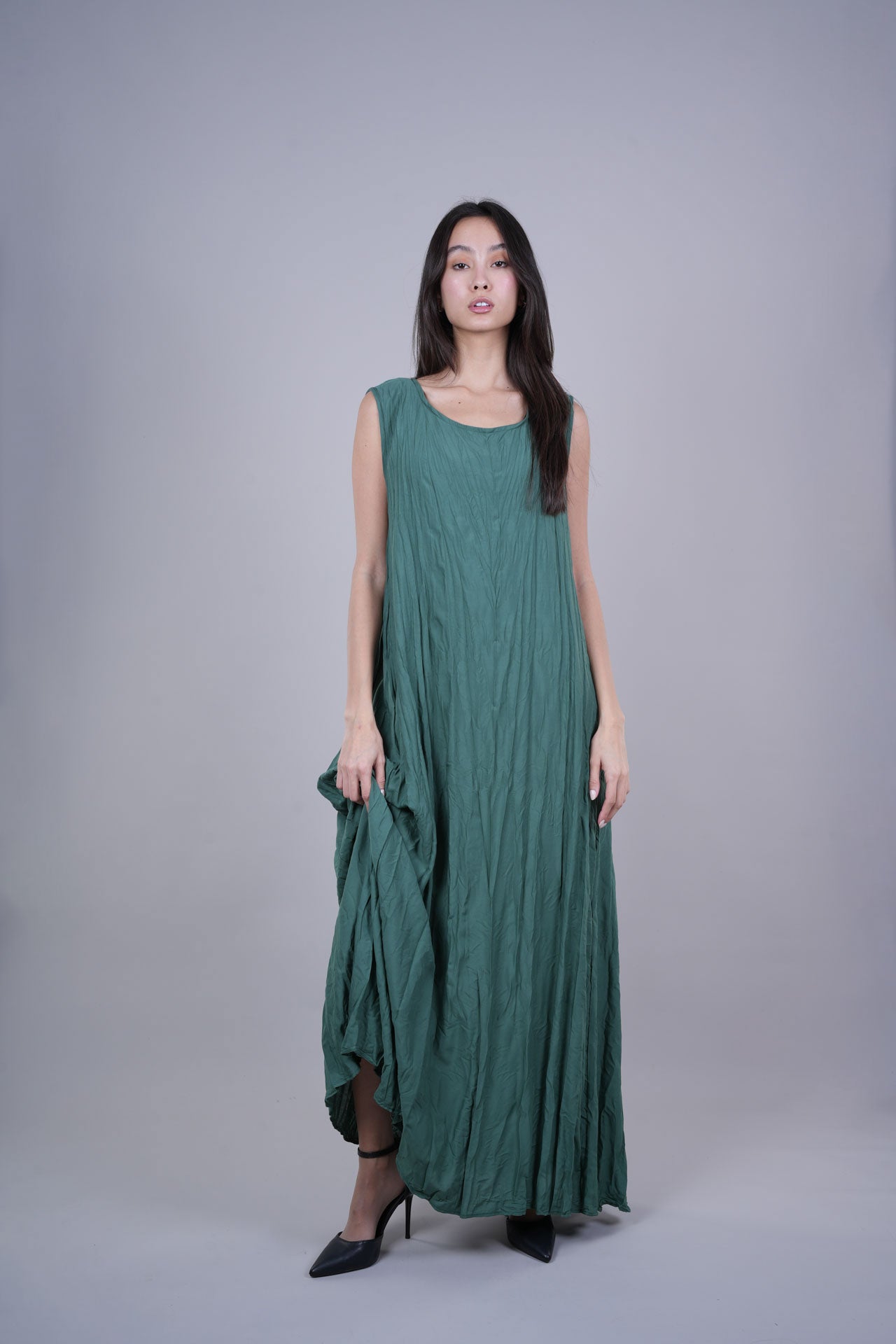 SLEEVELESS OVERSIZED MAXI DRESS