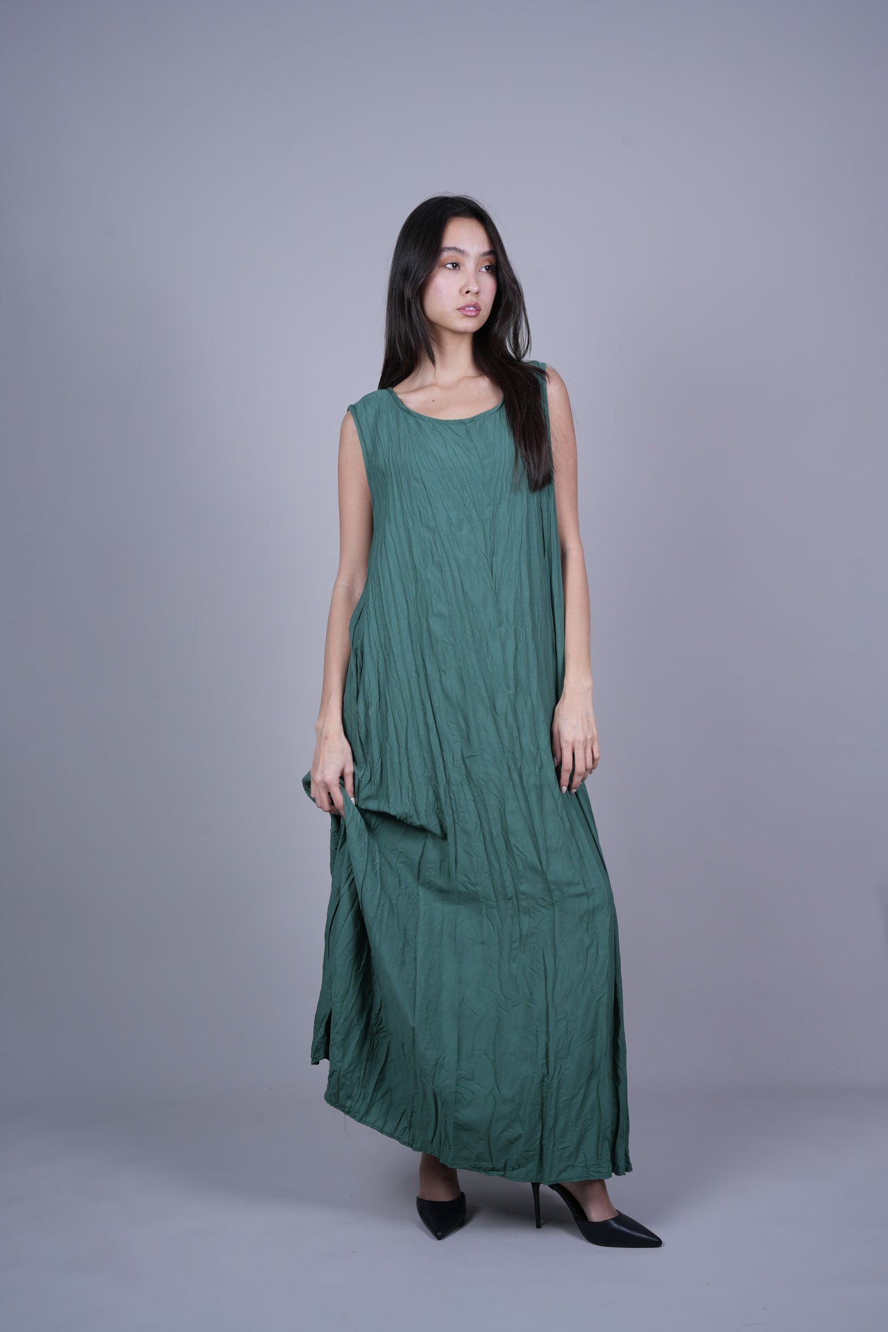 SLEEVELESS OVERSIZED MAXI DRESS