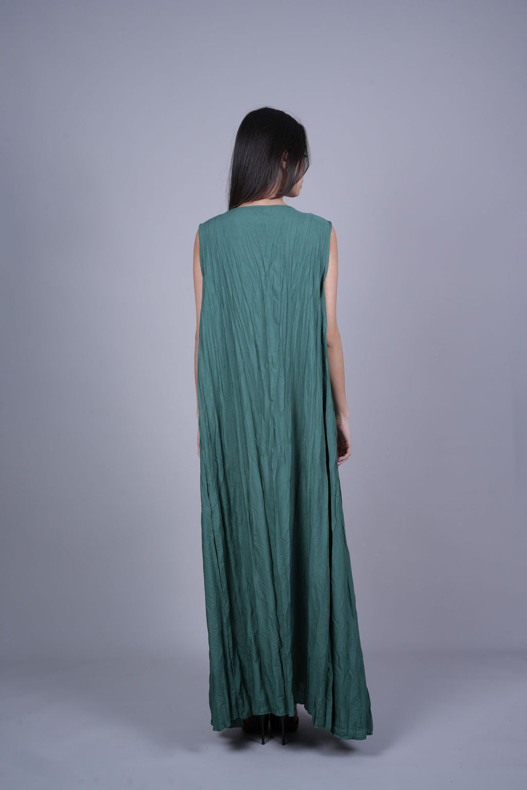 SLEEVELESS OVERSIZED MAXI DRESS