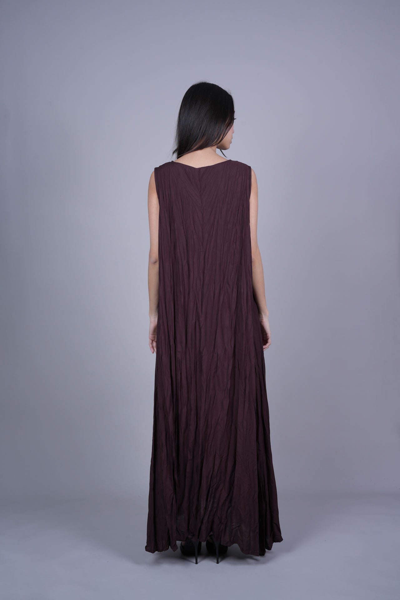 SLEEVELESS OVERSIZED MAXI DRESS