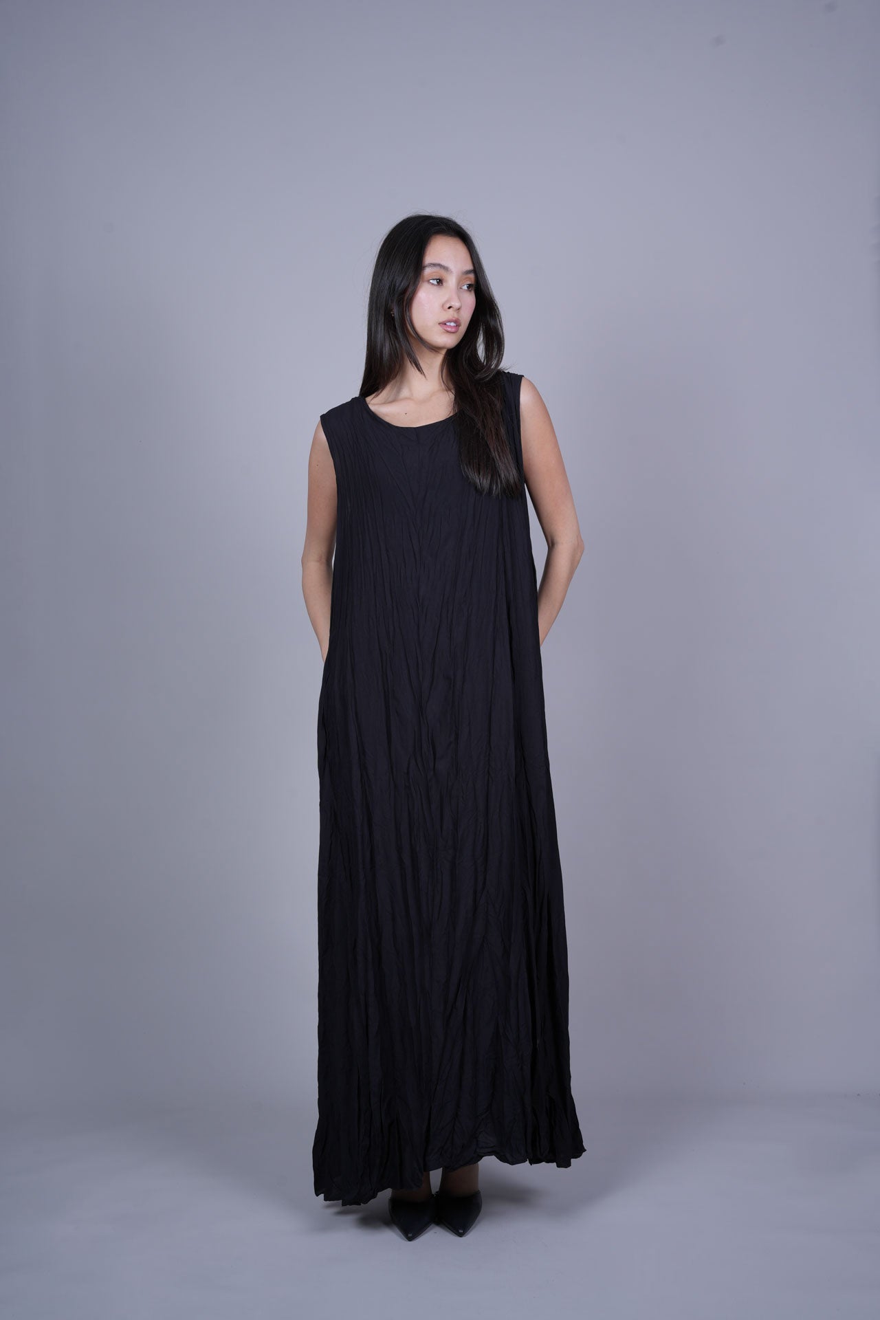 SLEEVELESS OVERSIZED MAXI DRESS