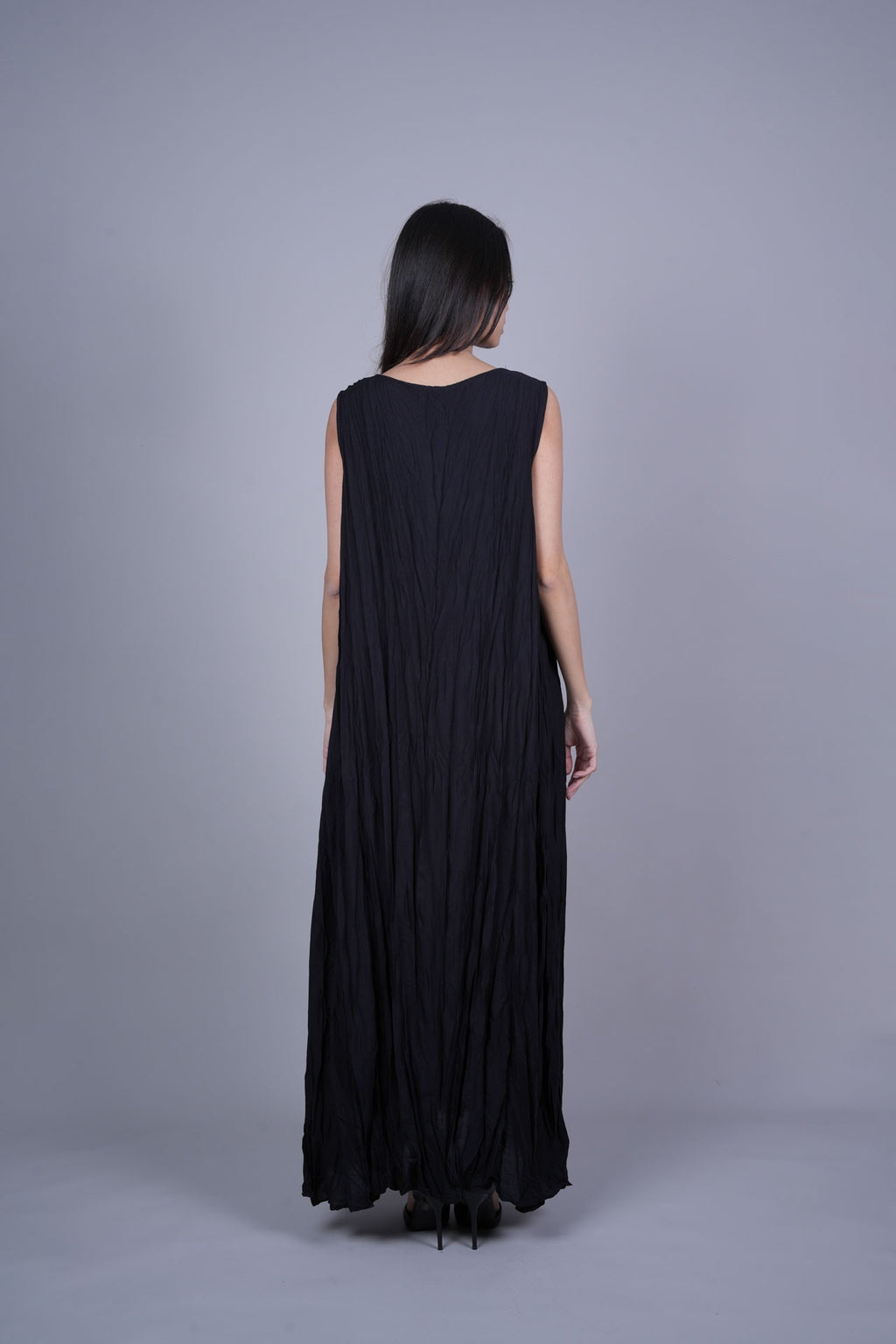SLEEVELESS OVERSIZED MAXI DRESS