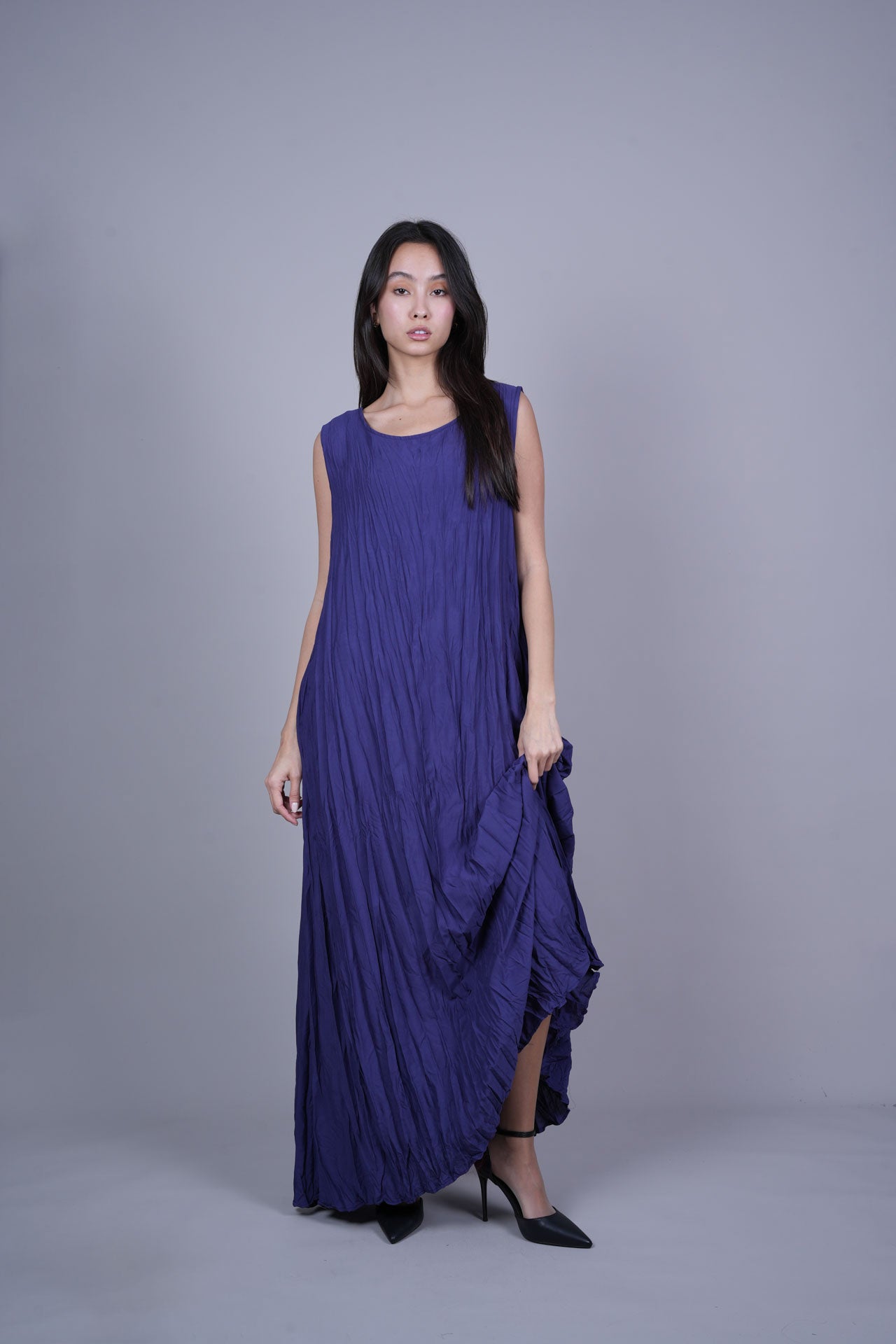 SLEEVELESS OVERSIZED MAXI DRESS