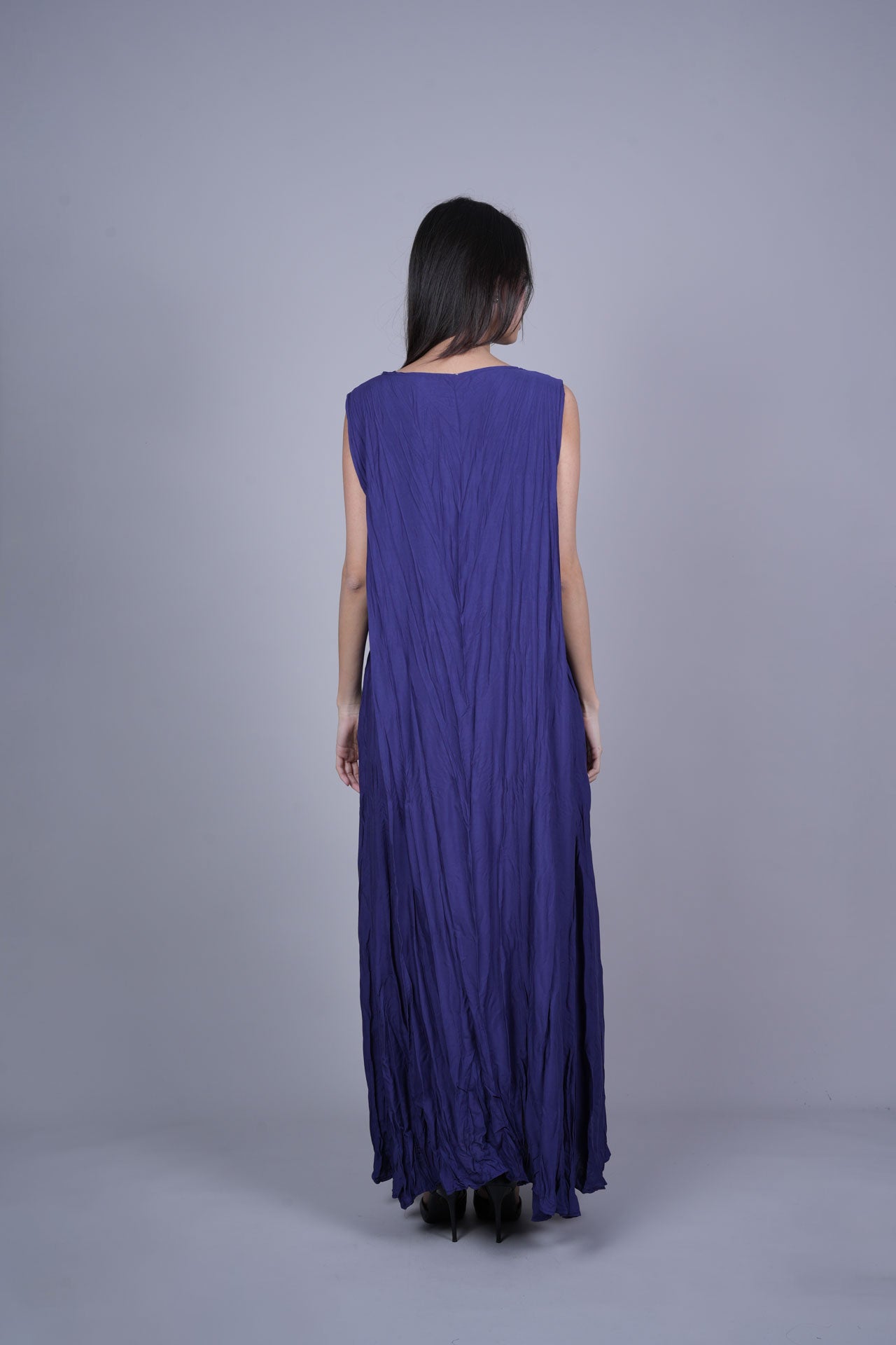 SLEEVELESS OVERSIZED MAXI DRESS