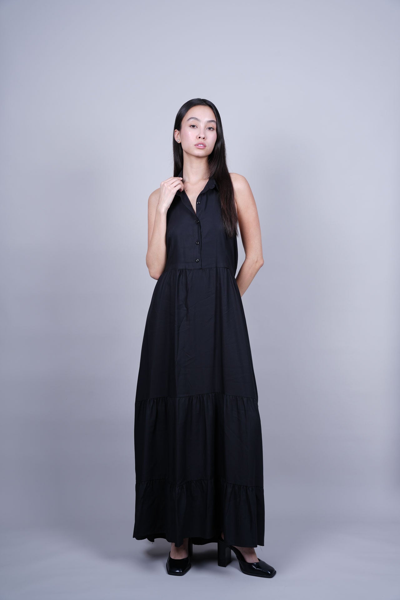 HALTER NECK MAXI DRESS