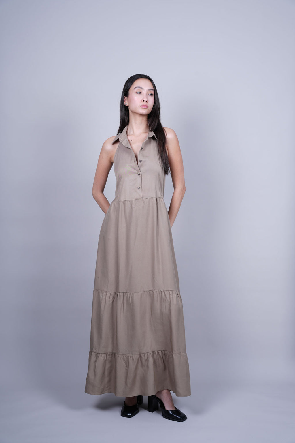 HALTER NECK MAXI DRESS
