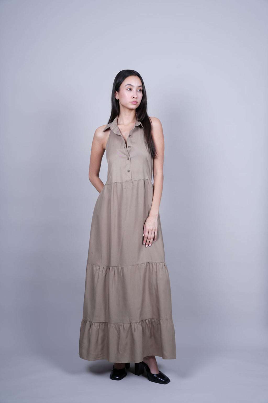 HALTER NECK MAXI DRESS