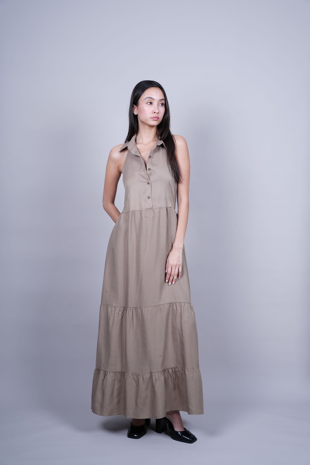 HALTER NECK MAXI DRESS