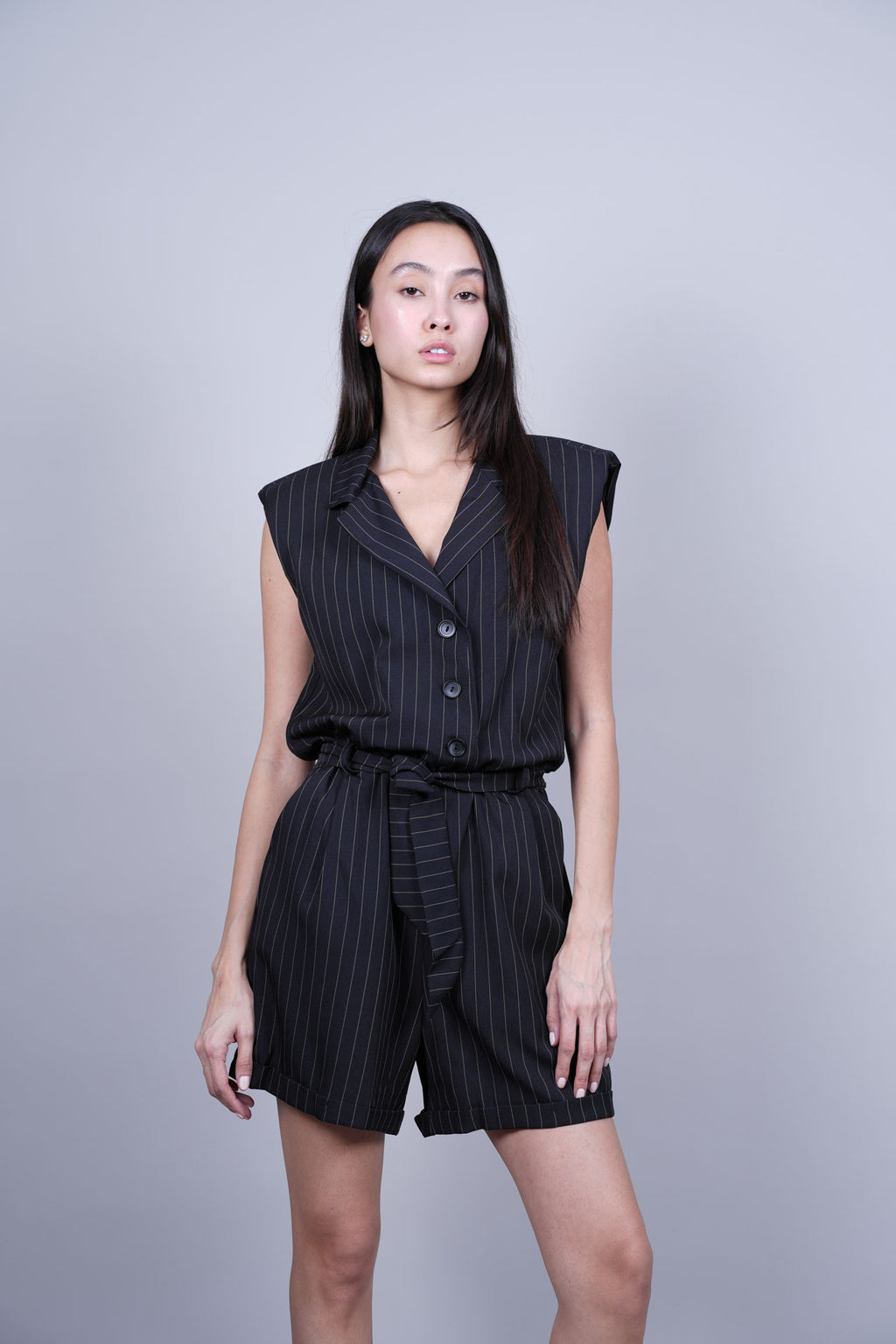 SHOULDER TAILORED SHORT JUMPSUIT