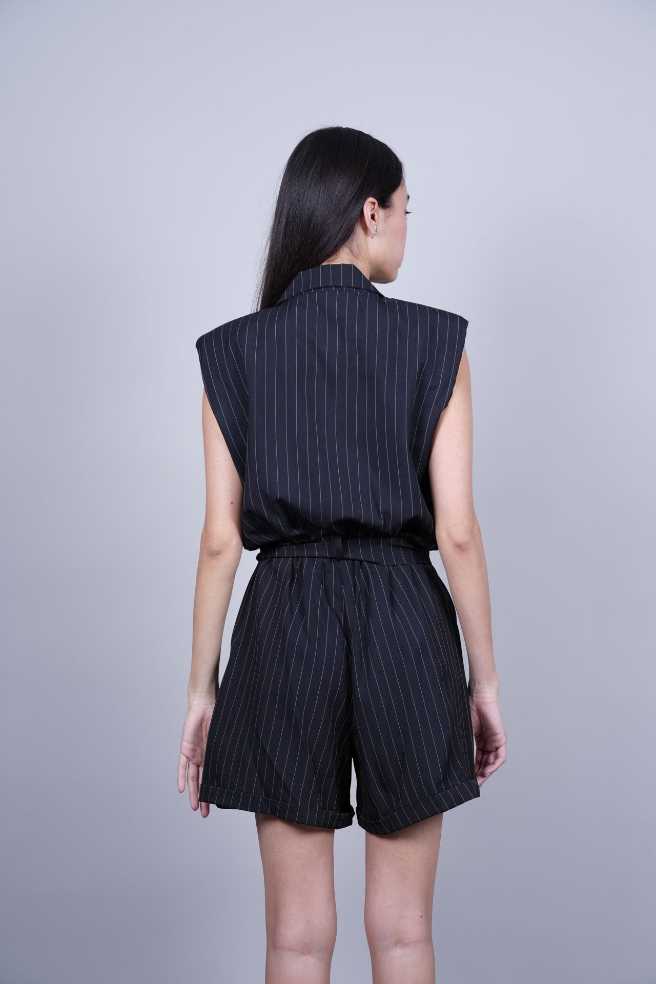 SHOULDER TAILORED SHORT JUMPSUIT
