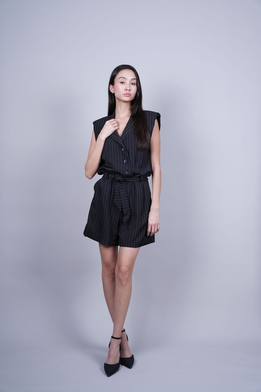 SHOULDER TAILORED SHORT JUMPSUIT