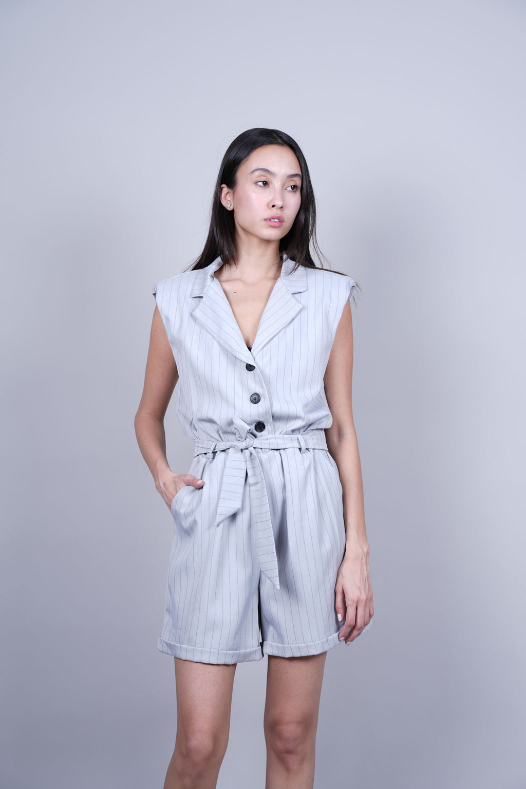 SHOULDER TAILORED SHORT JUMPSUIT