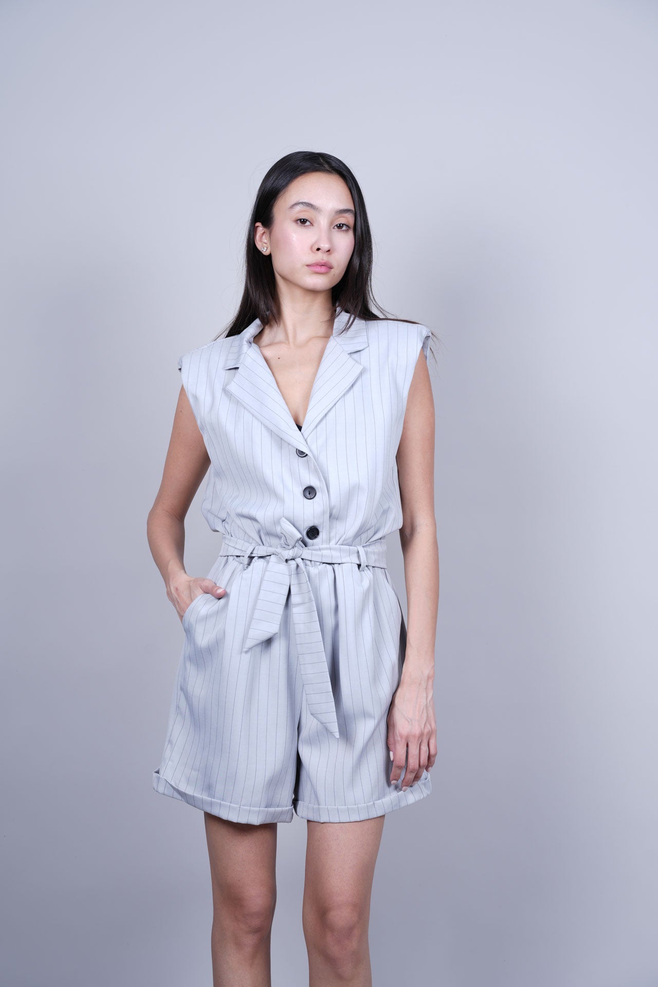 SHOULDER TAILORED SHORT JUMPSUIT