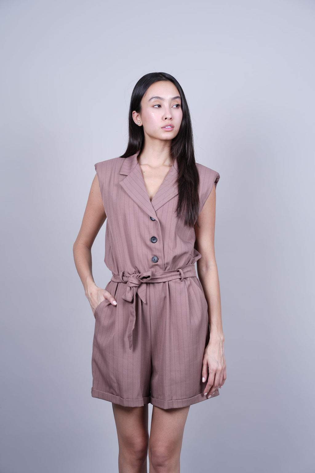 SHOULDER TAILORED SHORT JUMPSUIT