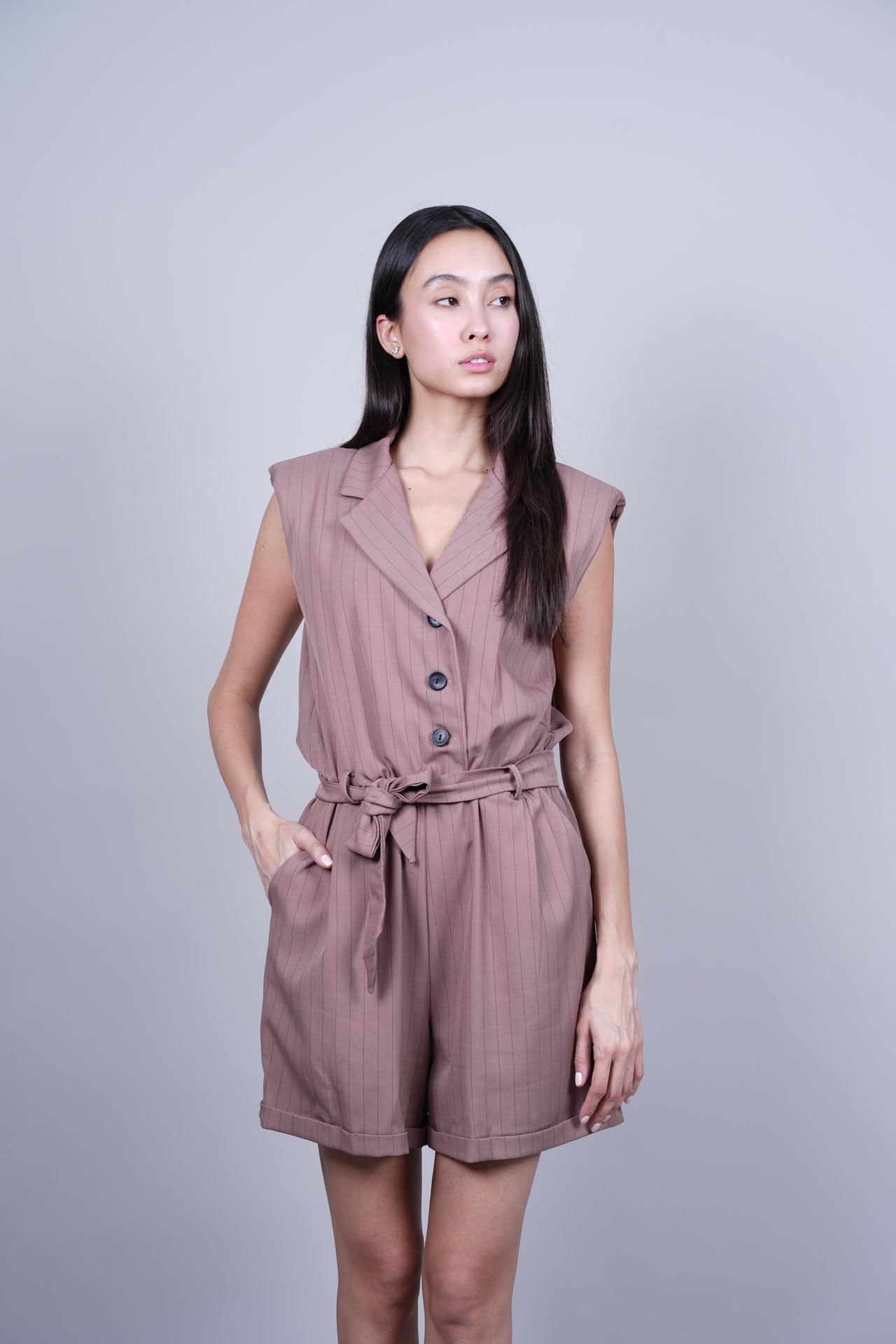 SHOULDER TAILORED SHORT JUMPSUIT