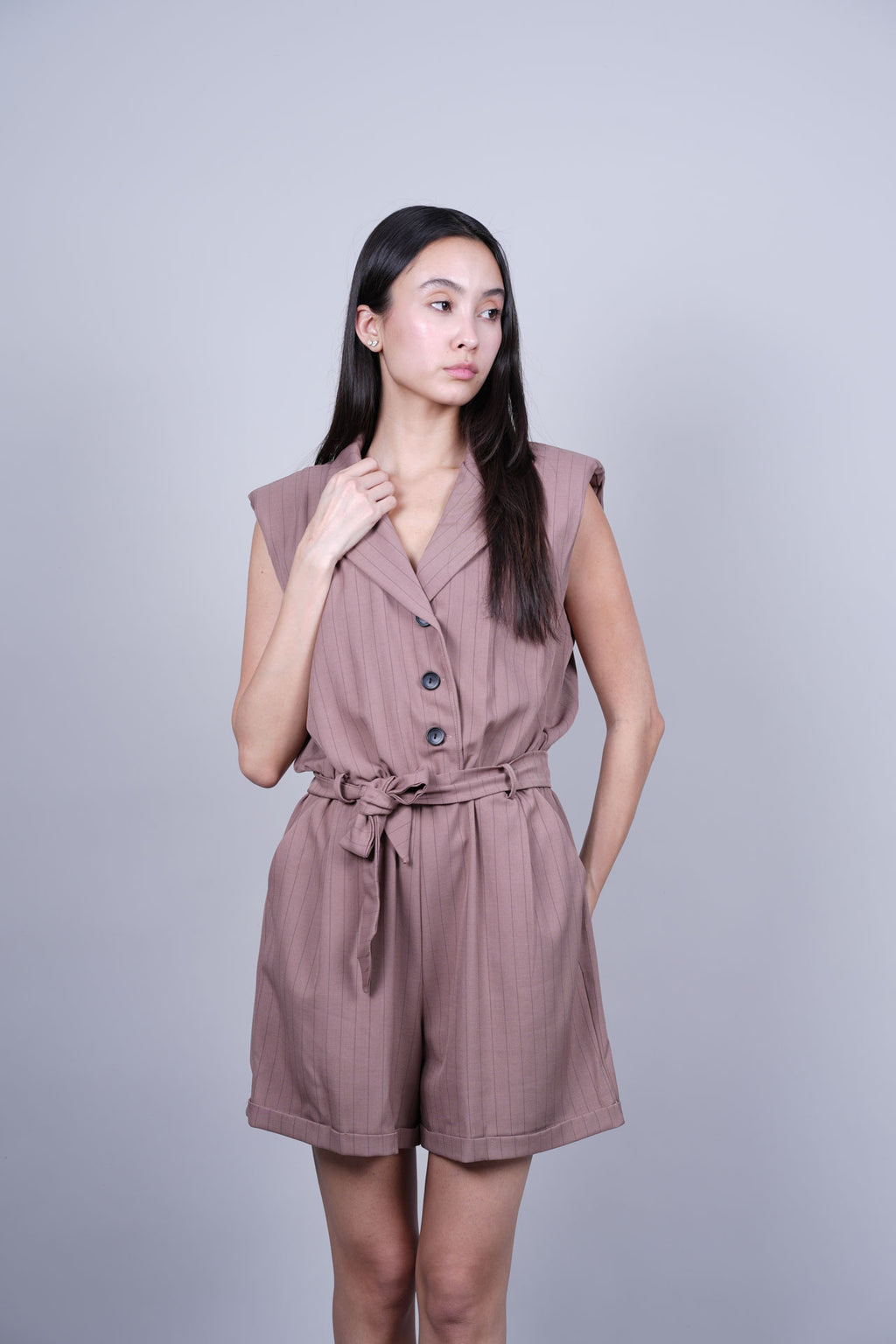SHOULDER TAILORED SHORT JUMPSUIT