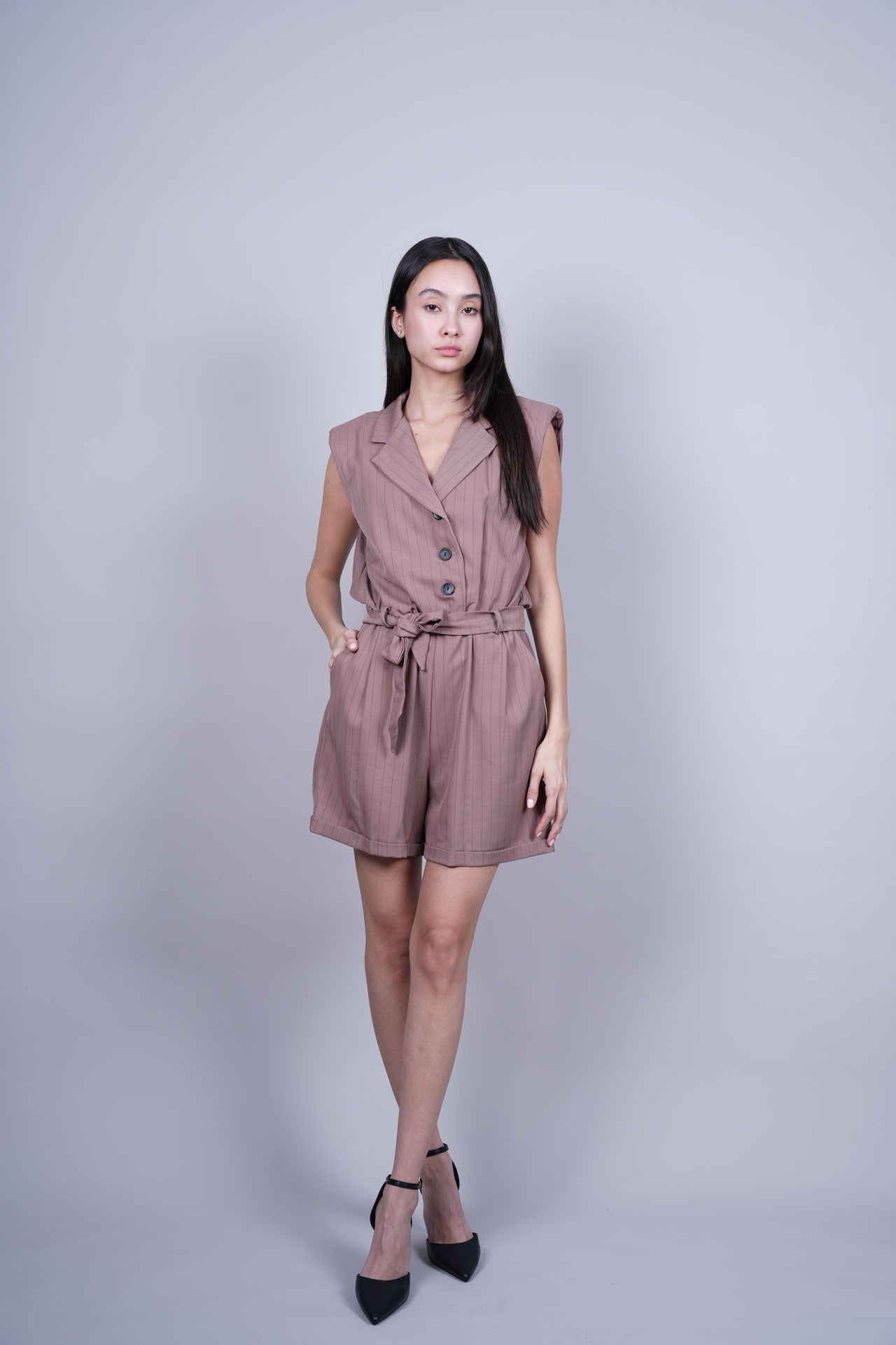 SHOULDER TAILORED SHORT JUMPSUIT