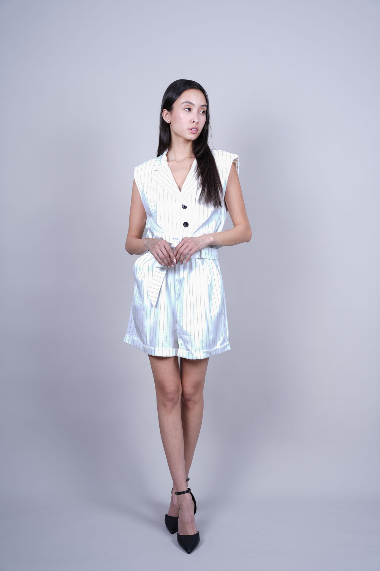 SHOULDER TAILORED SHORT JUMPSUIT