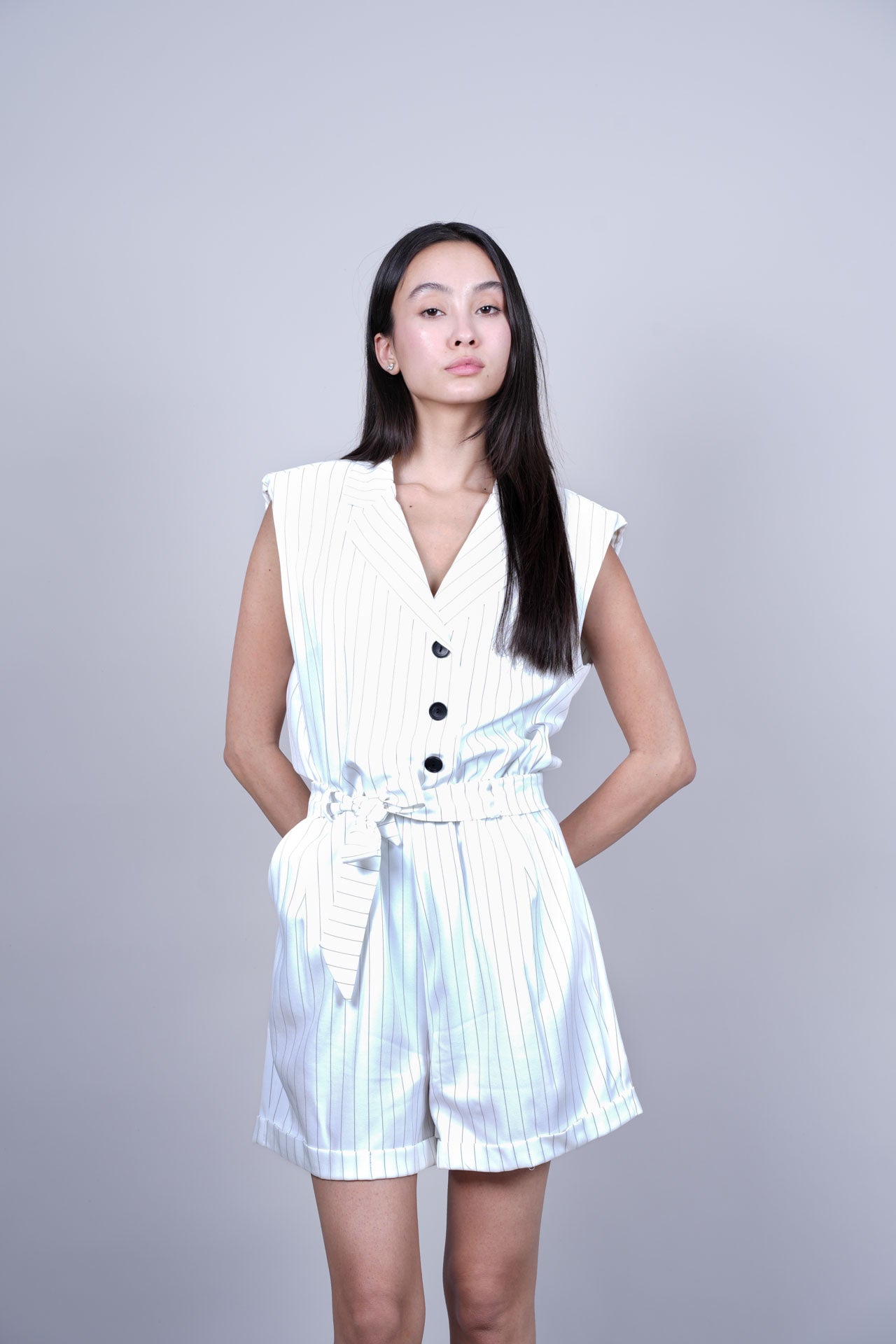 SHOULDER TAILORED SHORT JUMPSUIT