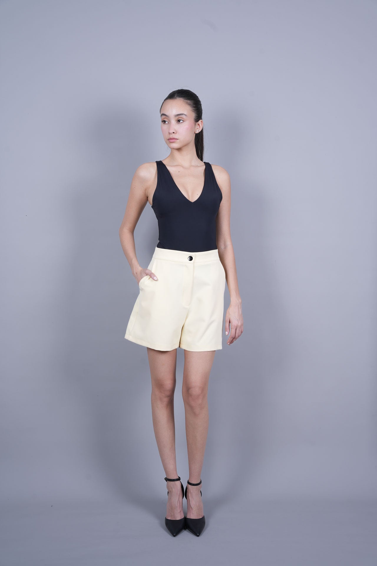 MINIMAL TAILORED SHORTS