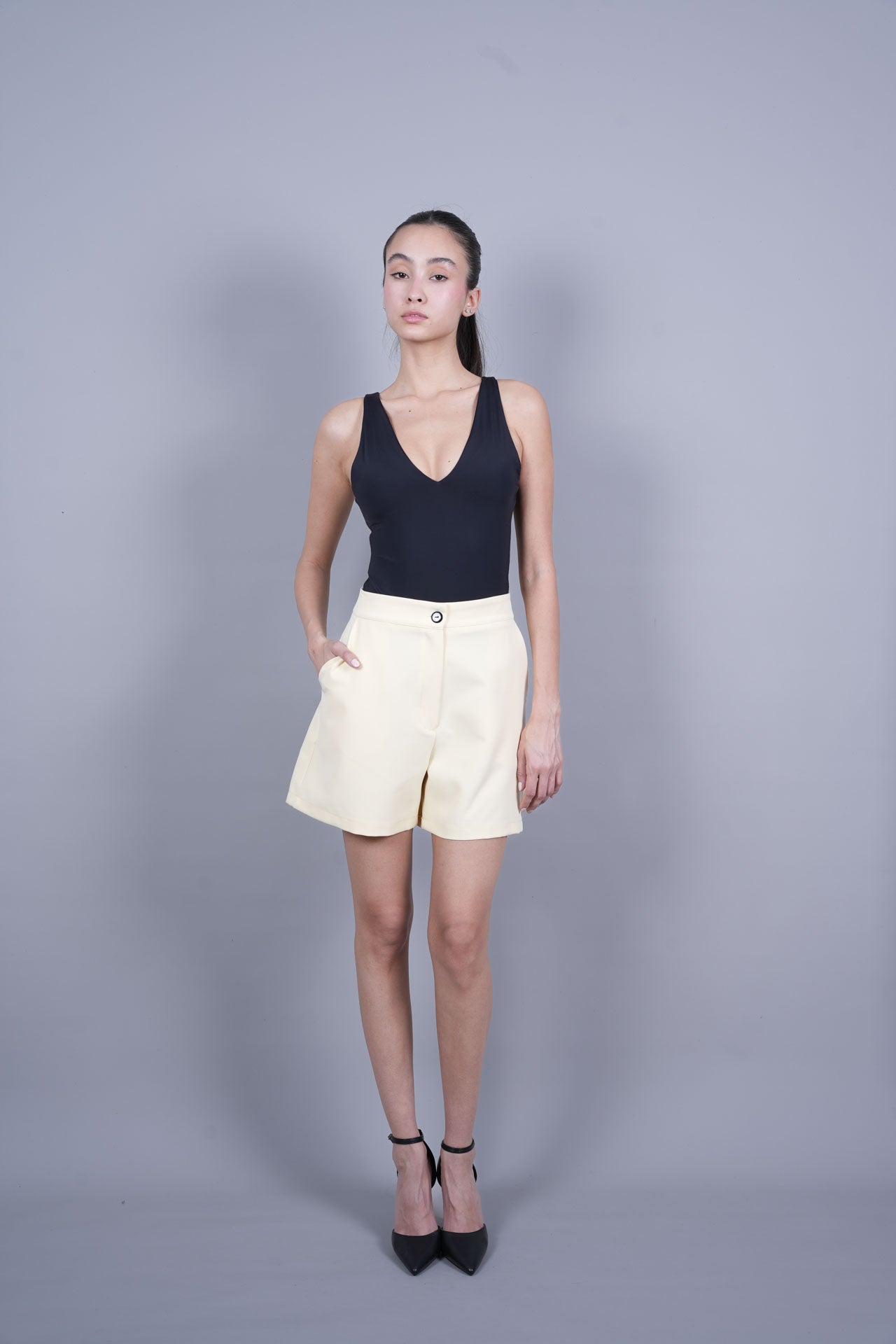 MINIMAL TAILORED SHORTS