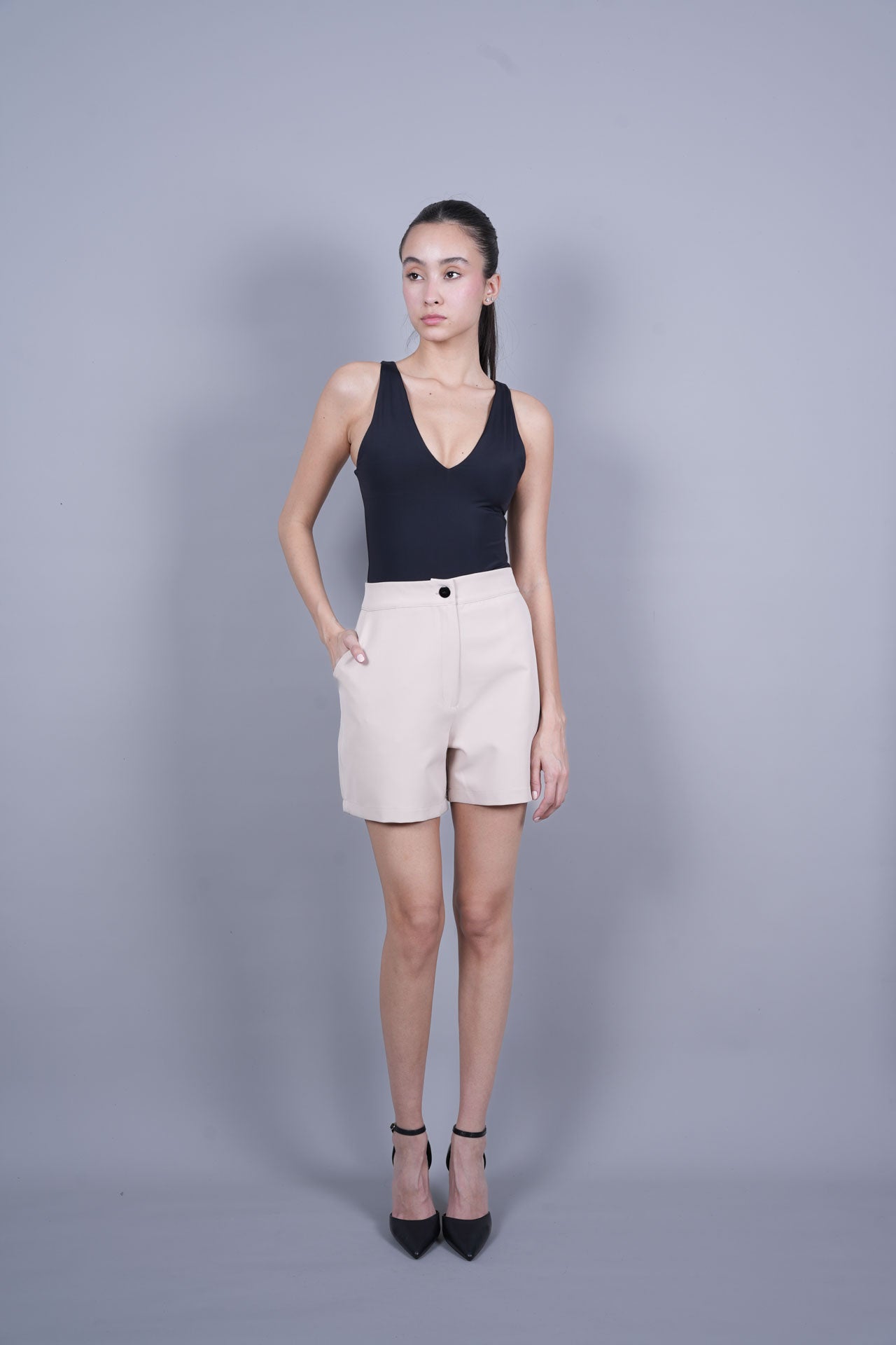 MINIMAL TAILORED SHORTS