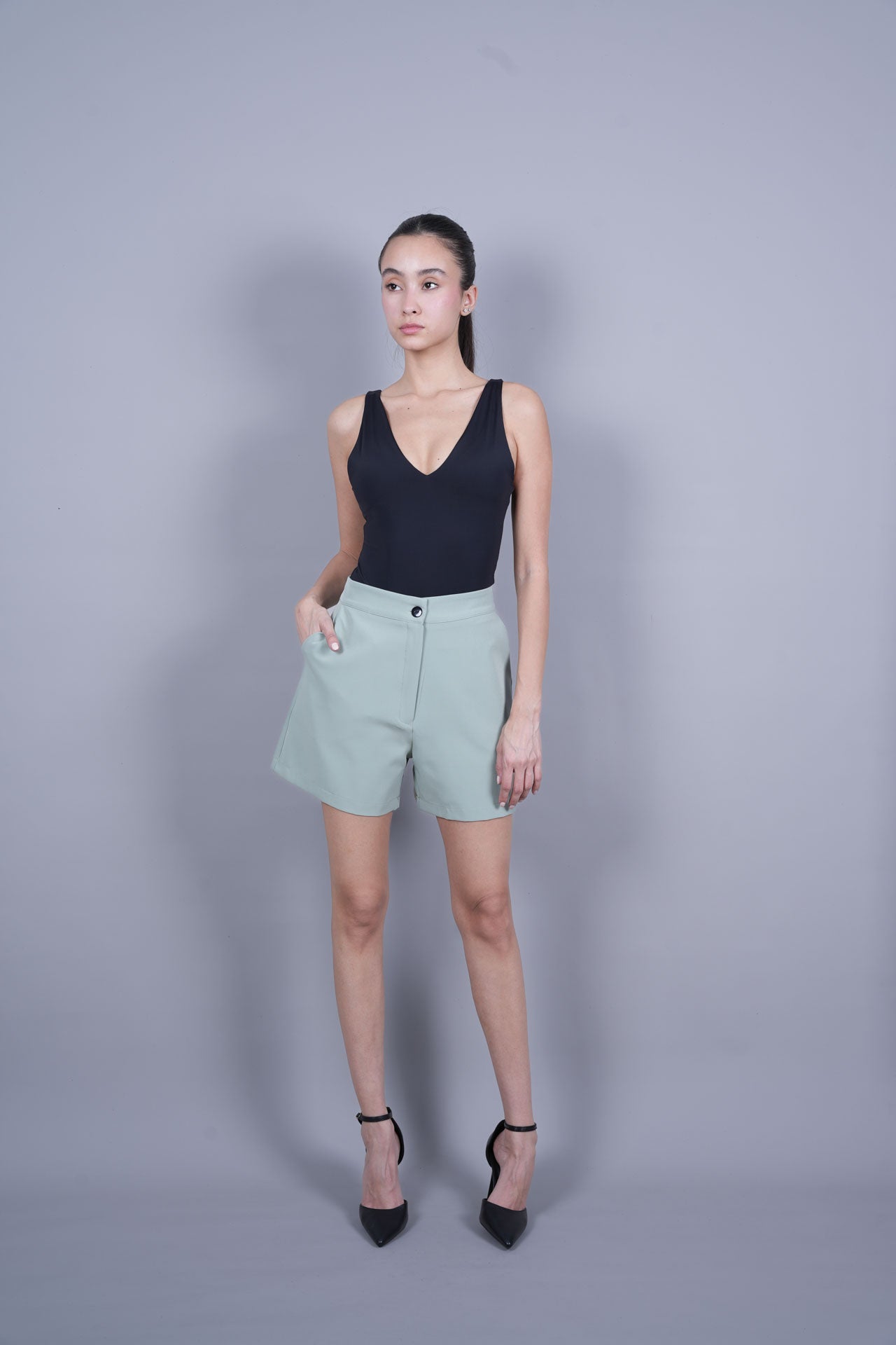 MINIMAL TAILORED SHORTS