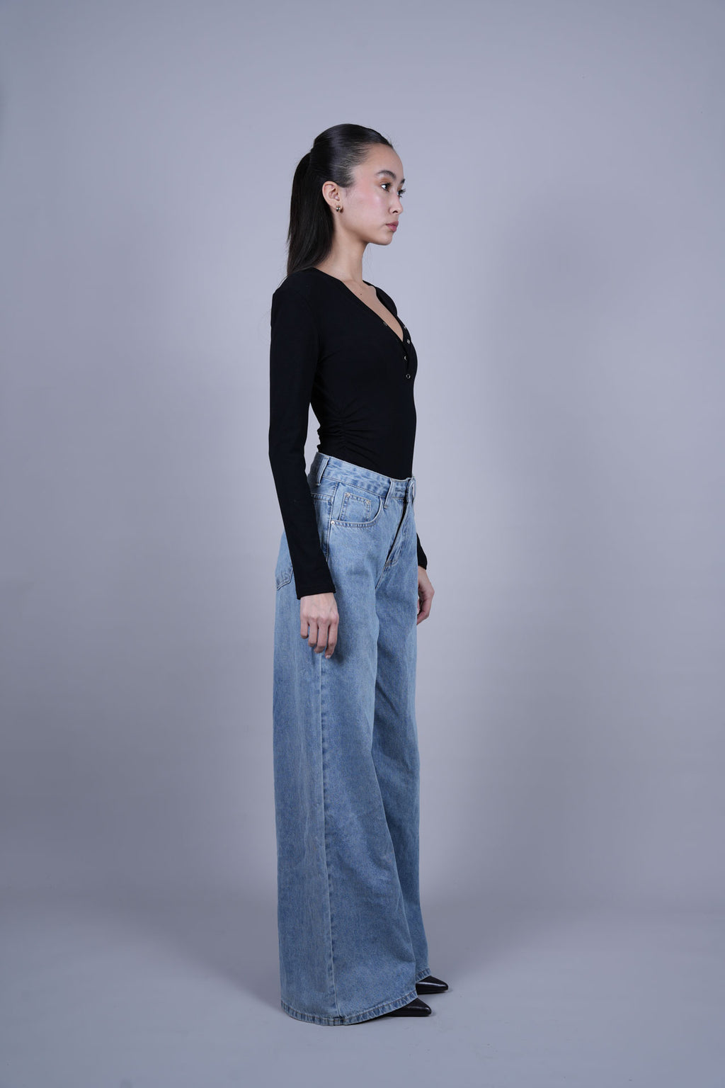 LIGHT WASH WIDE LEG DENIM JEANS