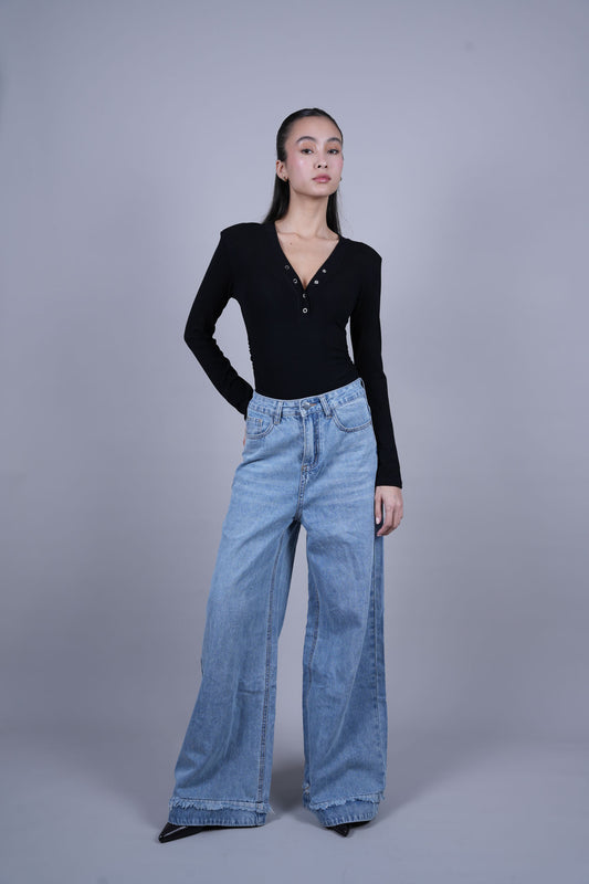 WIDE LEG FRAYED HEM JEANS