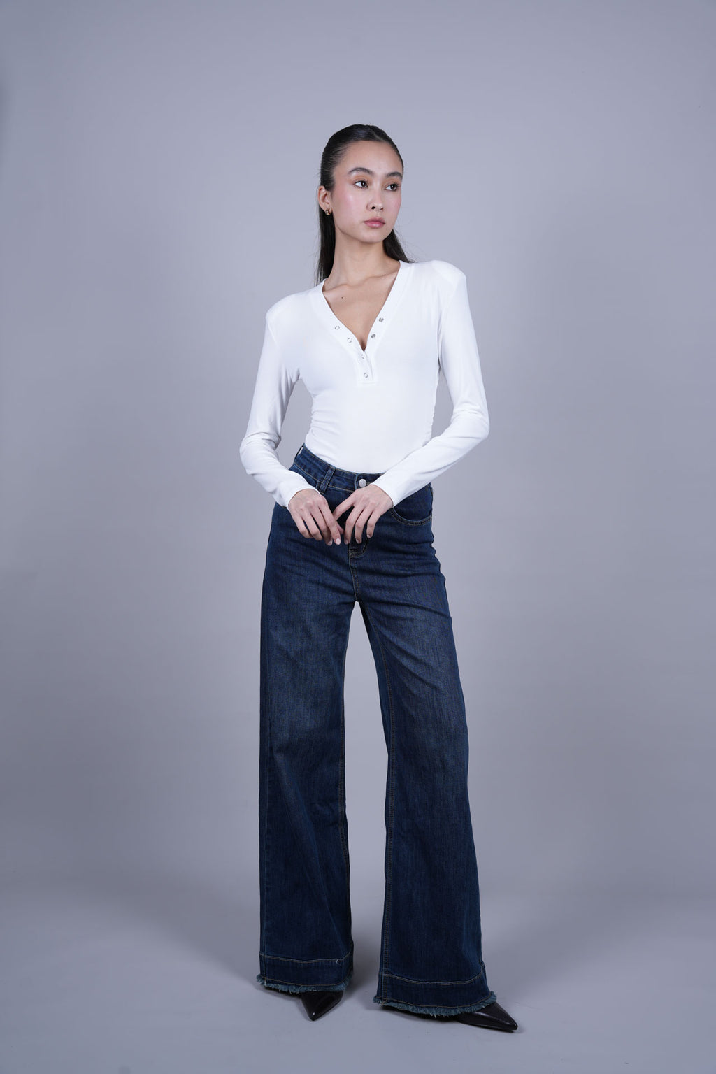 DARK WASH WIDE LEG JEANS