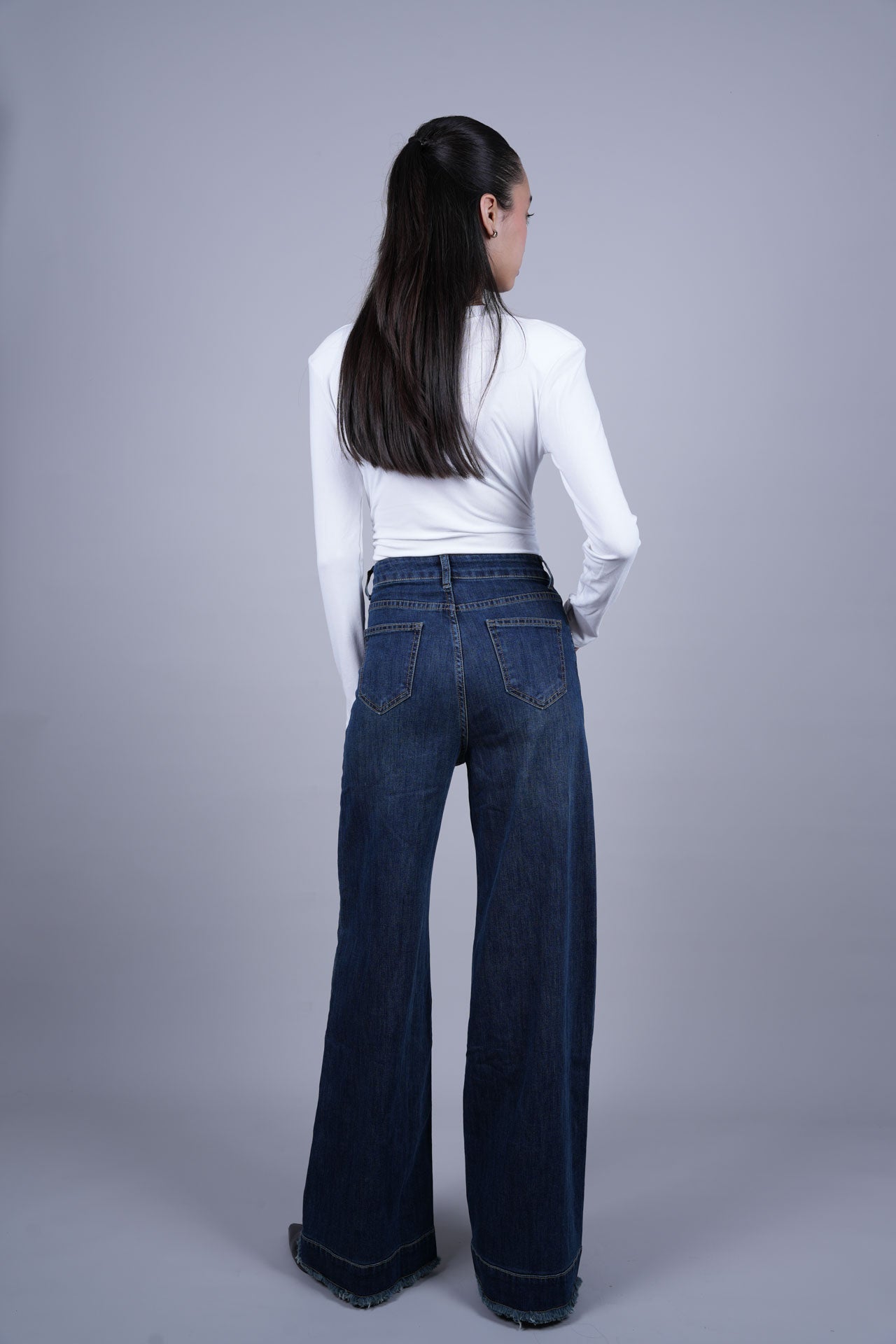 DARK WASH WIDE LEG JEANS