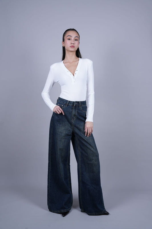 DARK WASH WIDE LEG JEANS