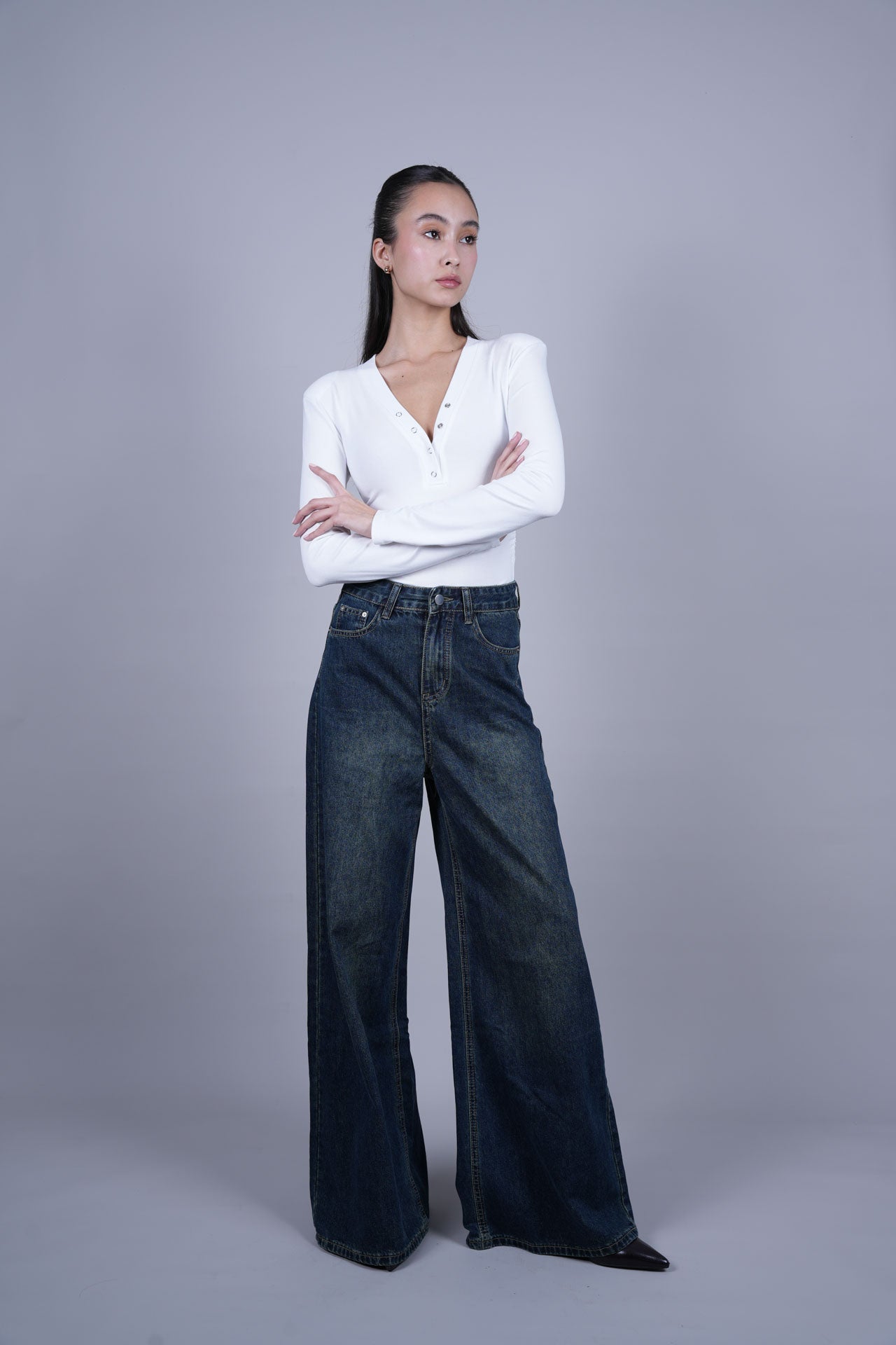 DARK WASH WIDE LEG JEANS