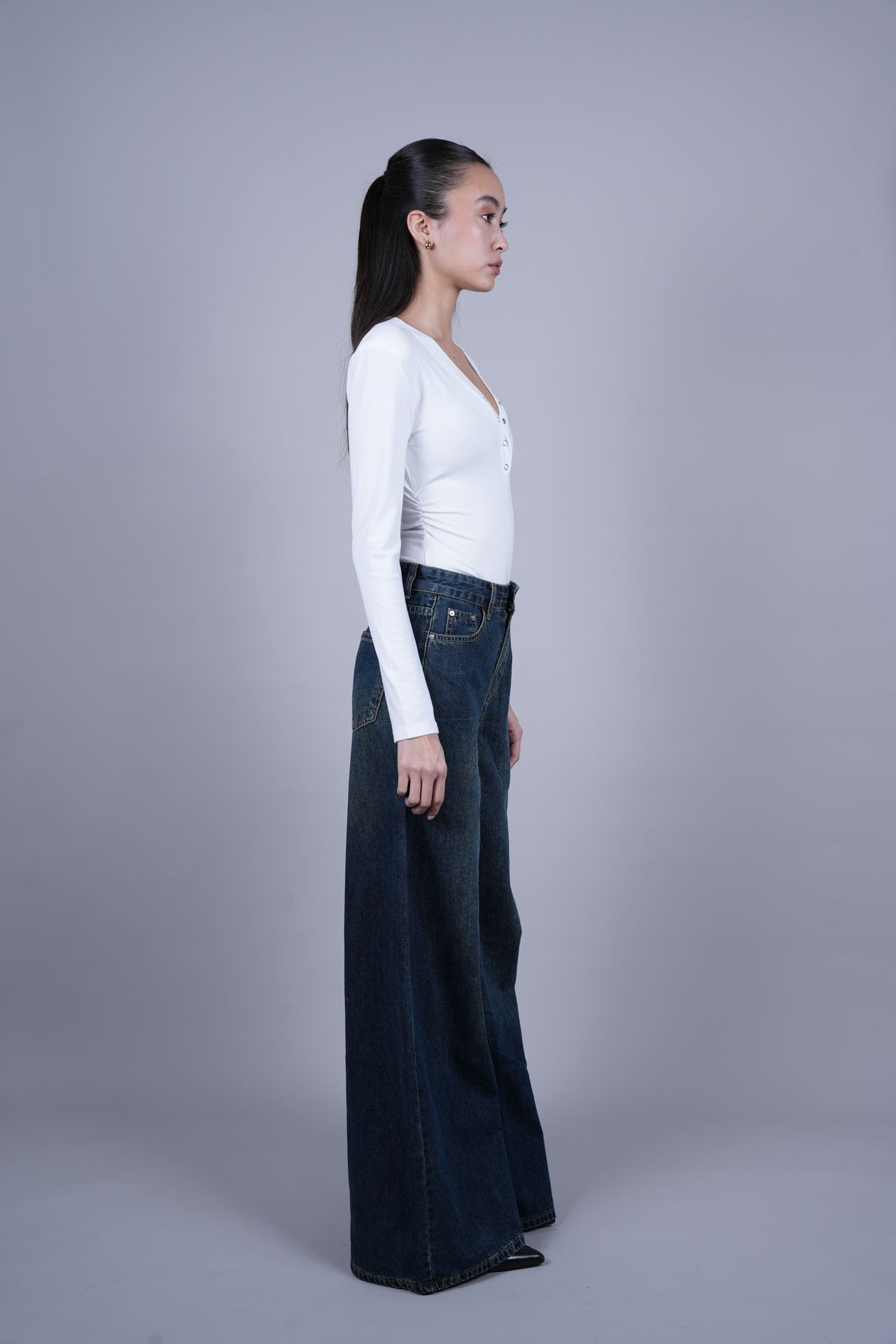 DARK WASH WIDE LEG JEANS