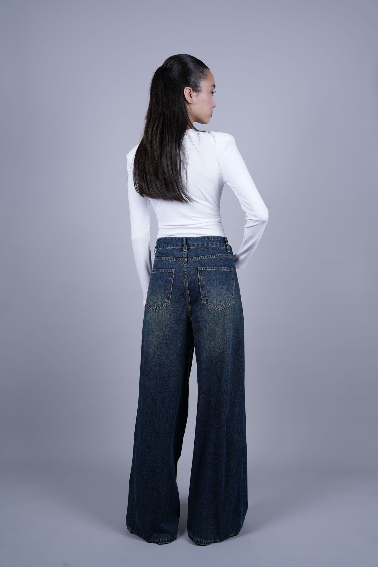 DARK WASH WIDE LEG JEANS