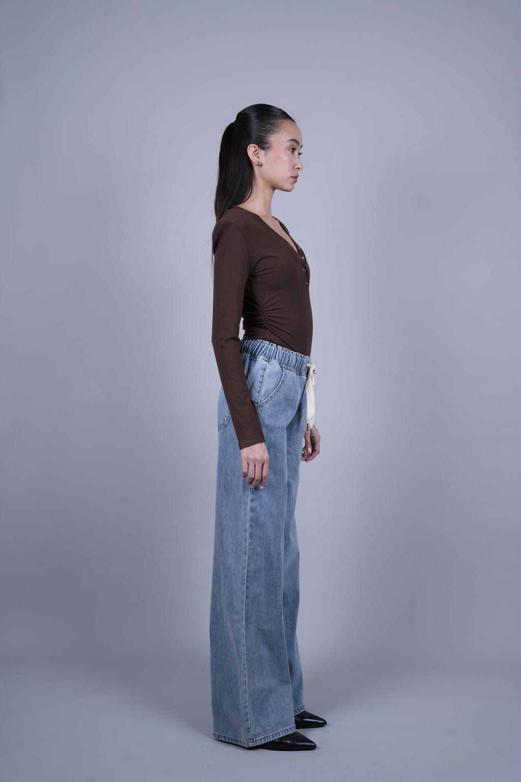 DRAWSTRING WIDE LEG DENIM JEANS – LIGHT WASH