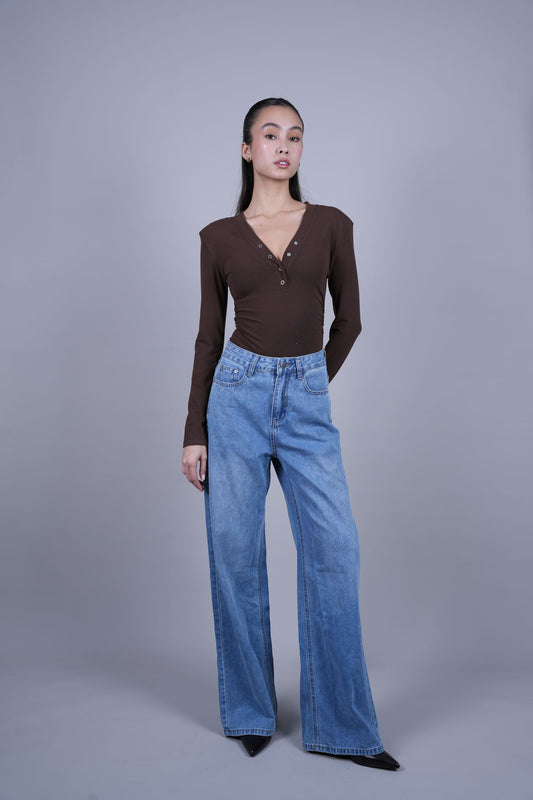 LIGHT WASH WIDE LEG JEANS