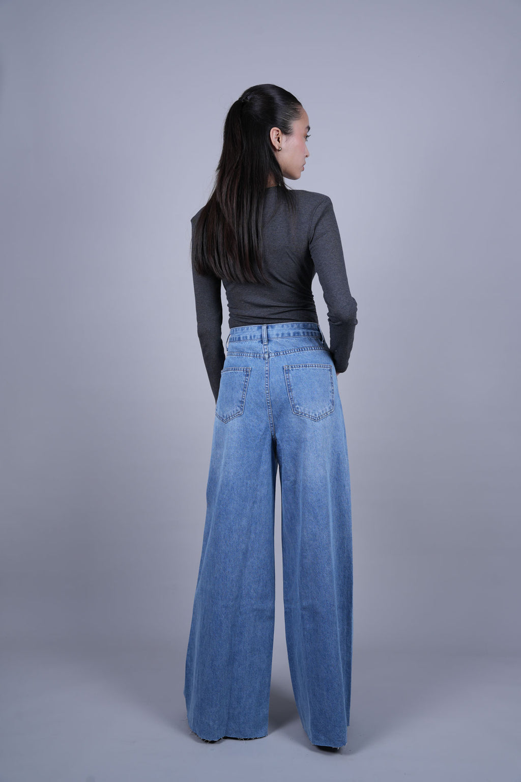 SUPER FLARE DENIM JEANS