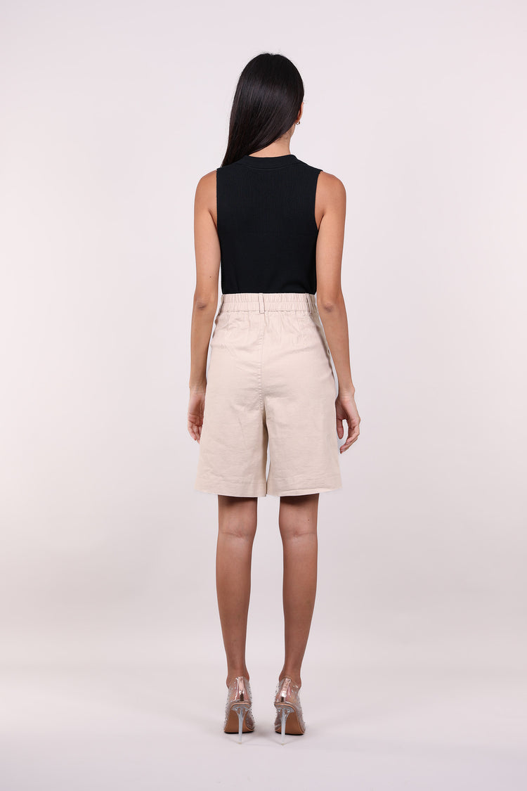 HIGH-WAISTED BERMUDA SHORTS