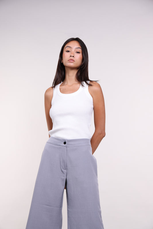 GREY CAPRI PANTS