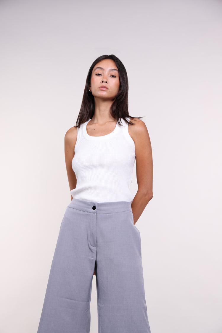 GREY CAPRI PANTS