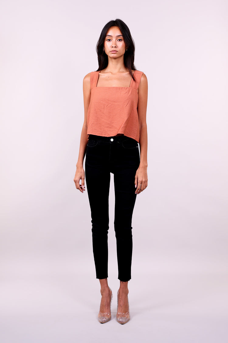 LINEN SQUARED-NECK TOP