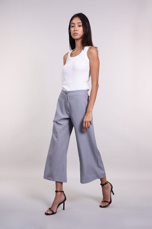 GREY CAPRI PANTS